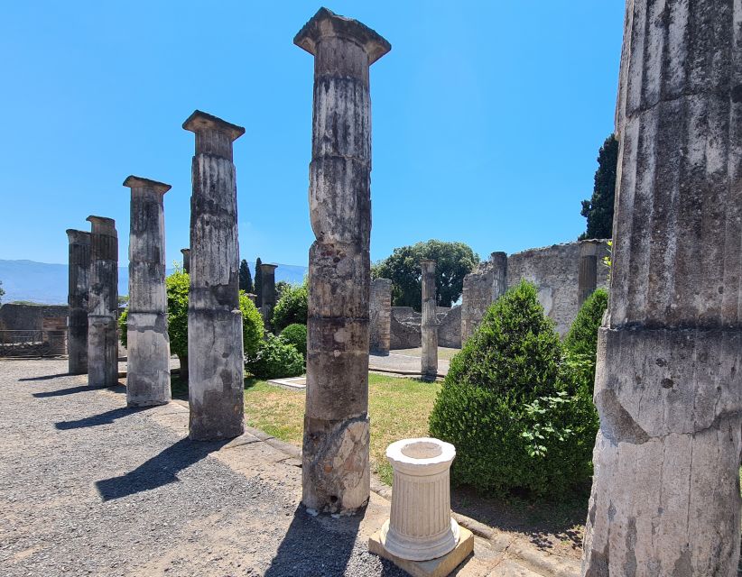 Naples: Pompeii Self Guided Audio Tour - The amphitheater and Pompeii’s public life
