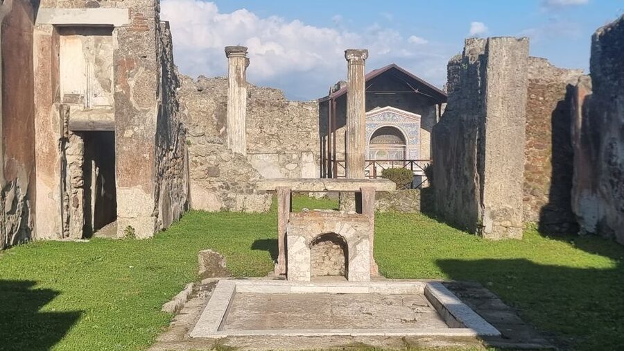 Naples: Pompeii Self Guided Audio Tour - Four hours is a useful limit, not a strict route