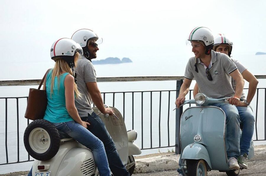 Naples: Private Classic Vespa City Tour - San Ferdinando and the final return