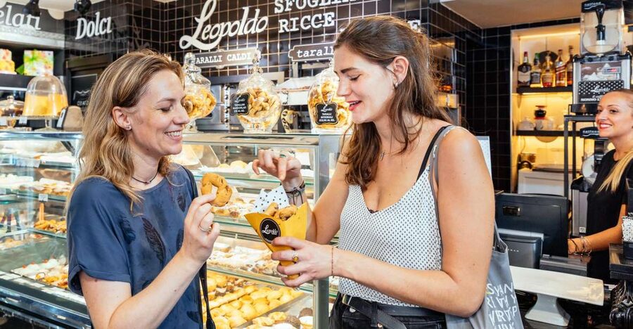 Naples: Private Food Tour – 10 Tastings with Locals - Pignaseca Market and everyday food culture