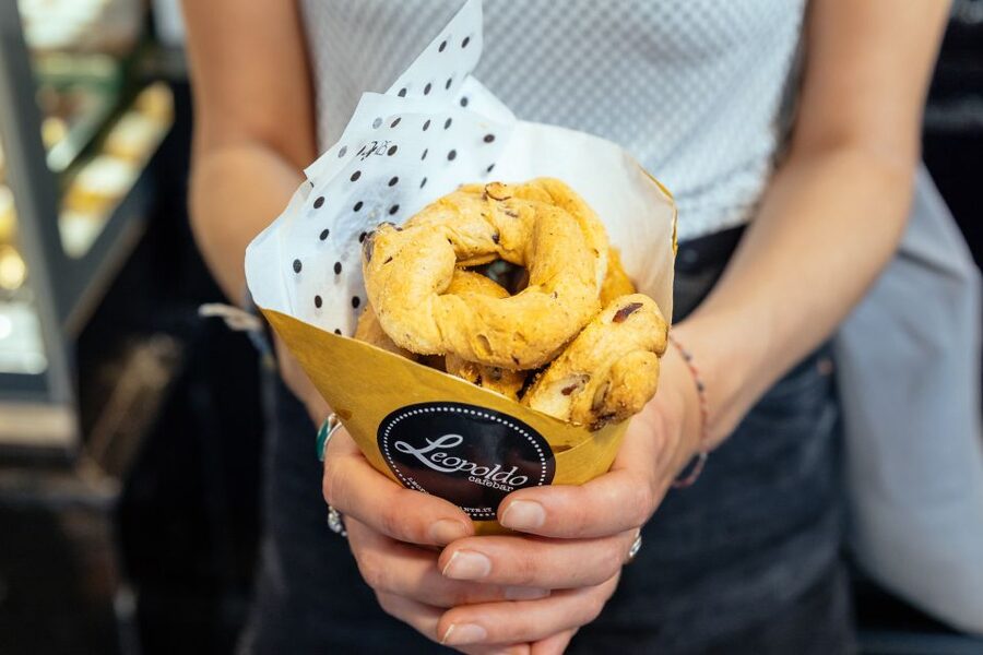 Naples: Private Food Tour – 10 Tastings with Locals - Piazza del Gesu and churches between the bites