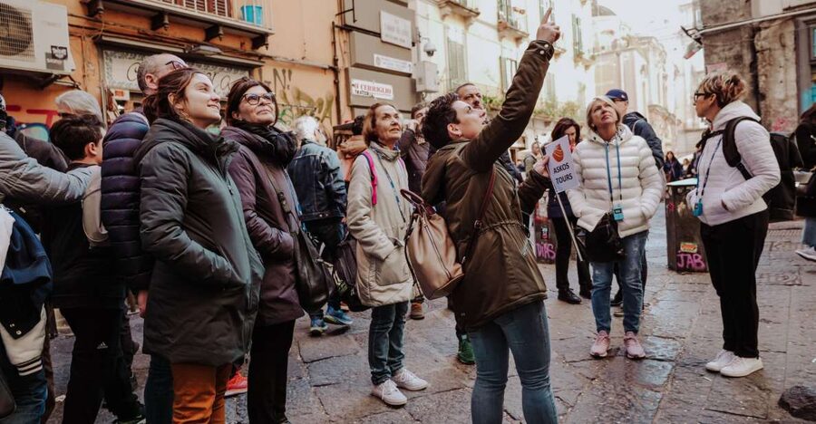 Naples: Private Walking Tour - Walking through the Umberto Primo Gallery and Via Toledo