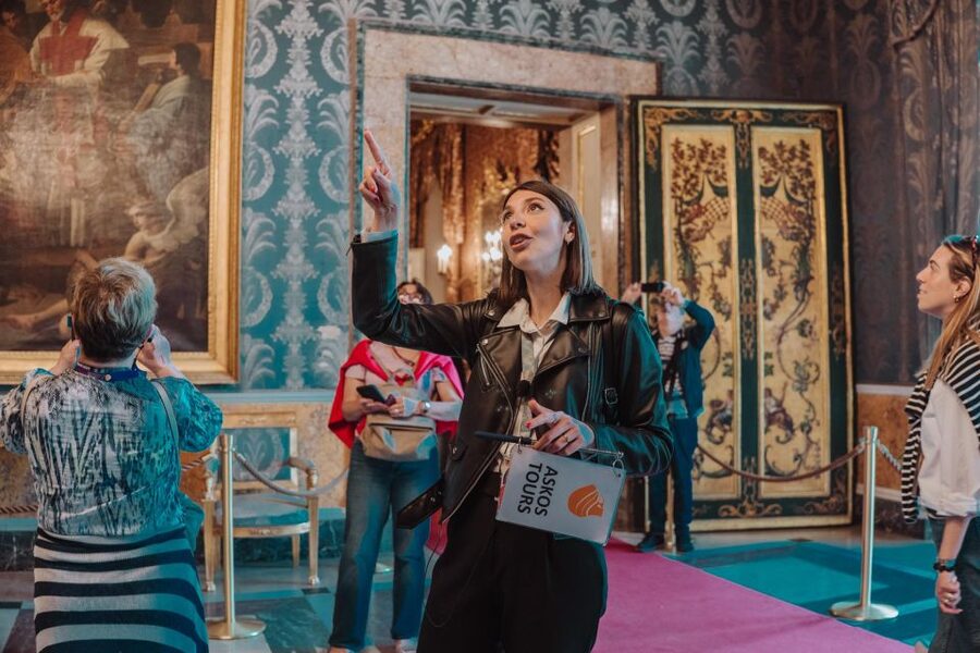 Naples: Royal Palace and Monumental Area Small Group Tour - Inside the Royal Palace for one hour