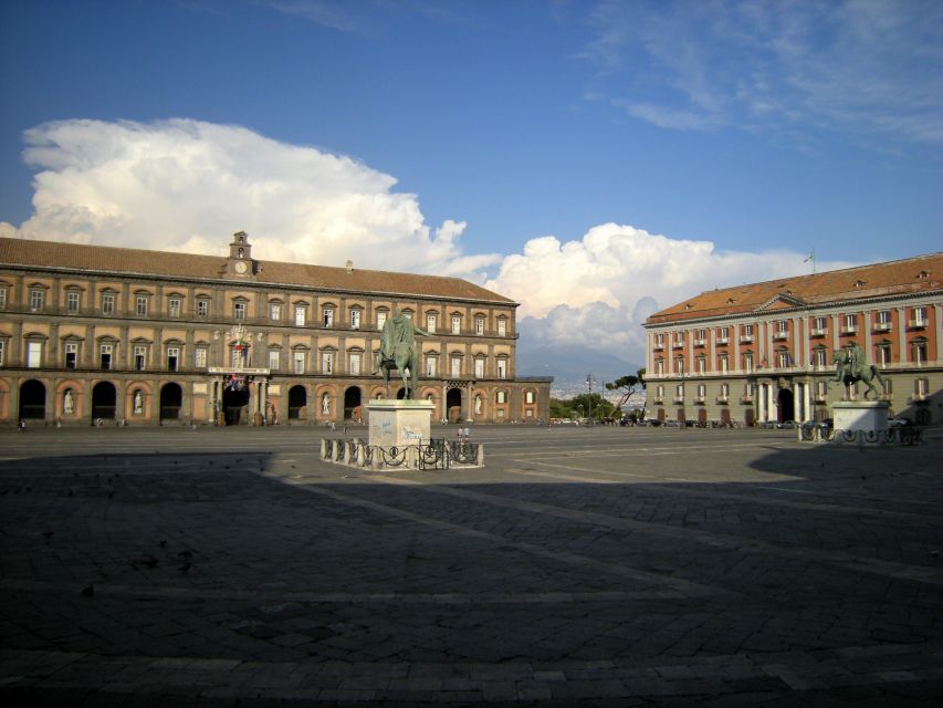 Naples: Royal Palace and Spanish Quarter Private Tour - Key points at a glance