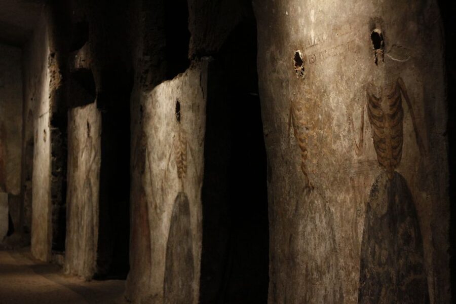 Naples: San Gaudioso Catacombs Guided Tour - The Sanità district connection