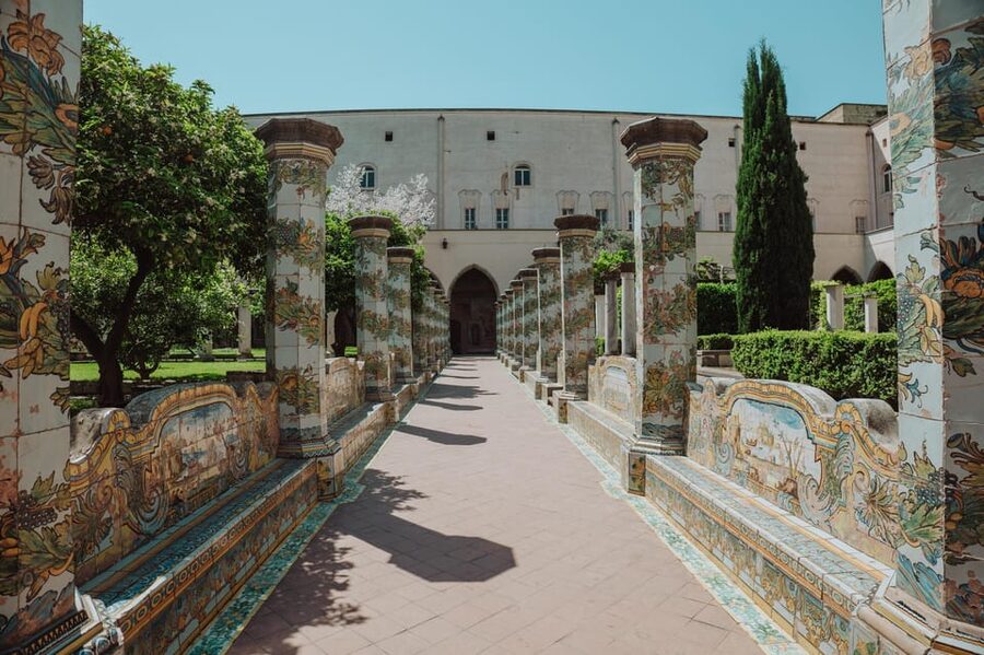 Naples: Santa Chiara Cloister Guided Group Tour - Entering the Cloister of Santa Chiara