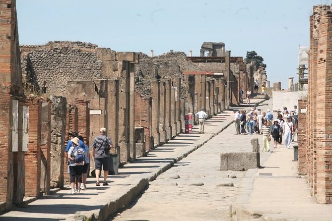 Naples Shore Excursion: Pompeii Independent Half-Day Trip - Lunch, walking, and the four-hour clock
