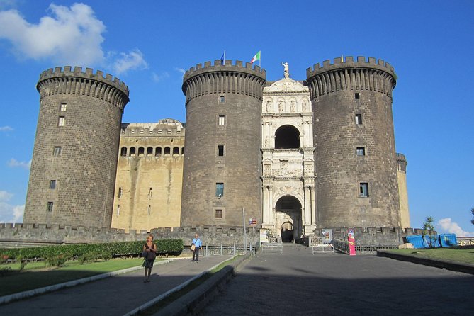 Naples Shore Excursion:Small Group Naples City Sightseeing Tour - Meeting your minivan at the port