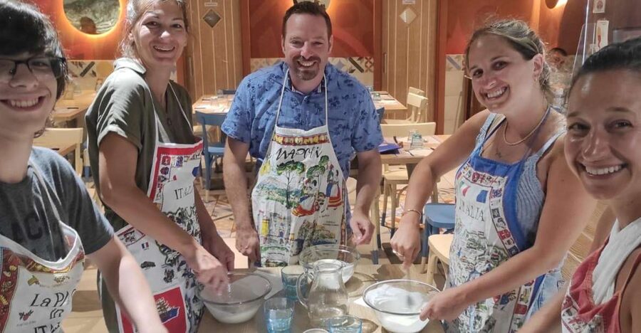 Naples: Small Group Pizza Making with Drink Included - Why this Naples pizza class works well
