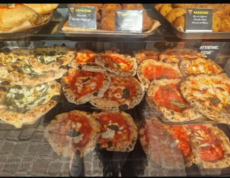 Naples: Street Art, Wine and Food Tasting Walking Tour - Pizza, mozzarella, and taralli