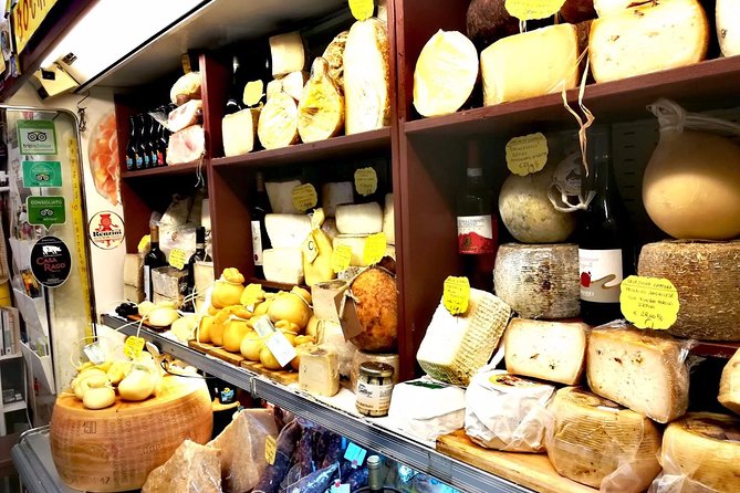 Naples: Street Food and Sightseeing Tour with Local Expert - Via dei Tribunali, where the food walk begins