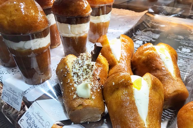 Naples: Street Food and Sightseeing Tour with Local Expert - How much food should you expect?