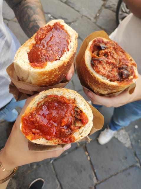 Naples Street Food Scene Tour: Small-Group Tasting Adventure - Pizza a portafoglio on the way to San Gregorio Armeno