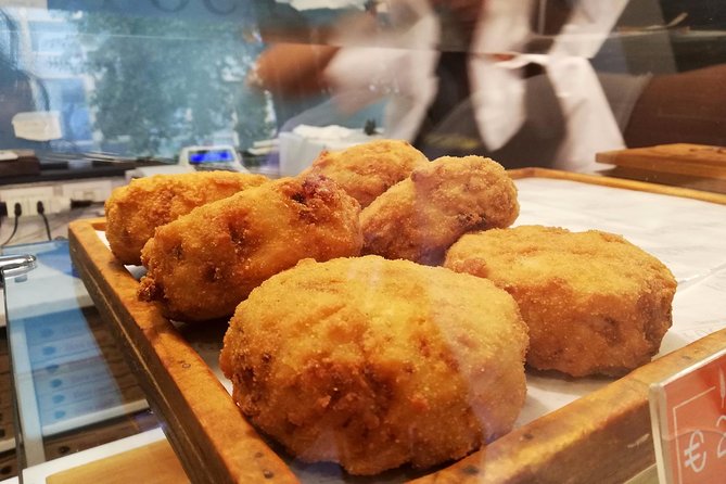Naples Street Food Tour with a Native & Top Rated Expert - Spaccanapoli serves the sweet course
