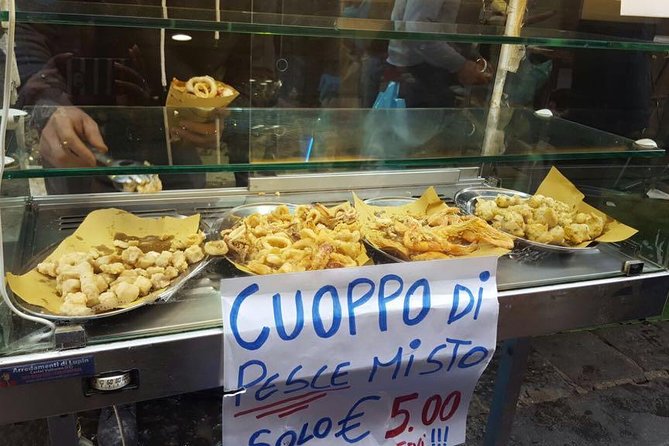 Naples street food walking tour - What the private format really adds