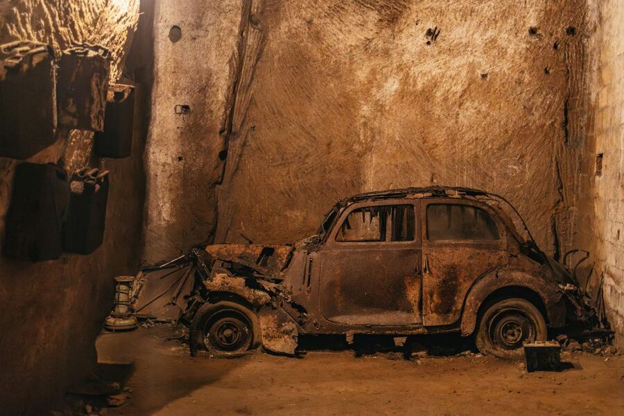 Naples: The Bourbon Tunnel Guided Tour with Entrance Ticket - How the guides shape the visit