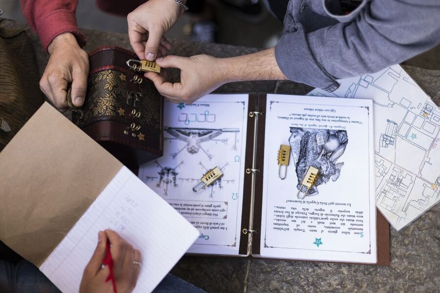 Naples: The Path of the Immortals Treasure Hunt Walking Tour - Key points to know before booking