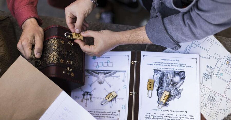 Naples: The Path of the Immortals Treasure Hunt Walking Tour - Starting at Bagoff with a backpack of clues