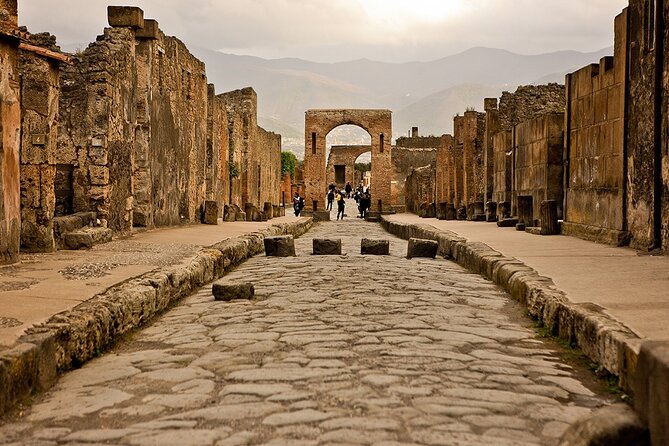 Naples to Positano with stop at Pompeii or Vice Versa - What the private car adds to the journey