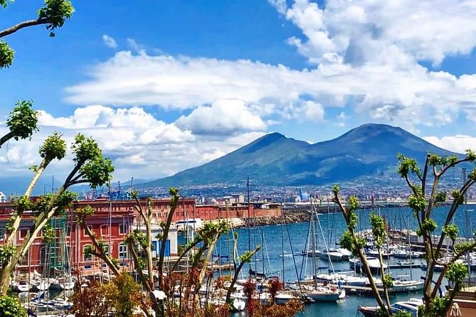 Naples to Praiano/Amalfi transfer via 2h in Pompei (or viceversa) - What the Naples pickup is like