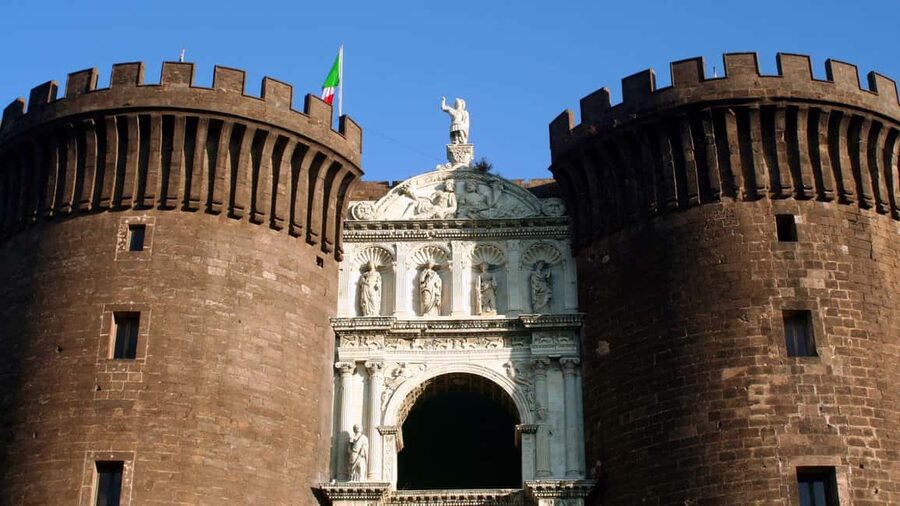 Naples: tour between Maschio Angioino and Plebiscito square - A compact walk through Naples’ monumental center