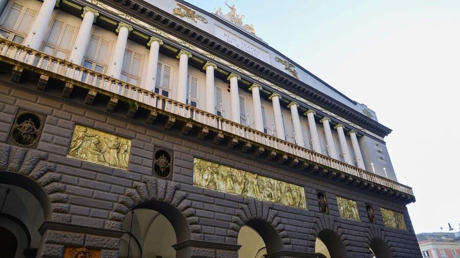 Naples: tour between Maschio Angioino and Plebiscito square - San Carlo, Naples’ grand opera landmark