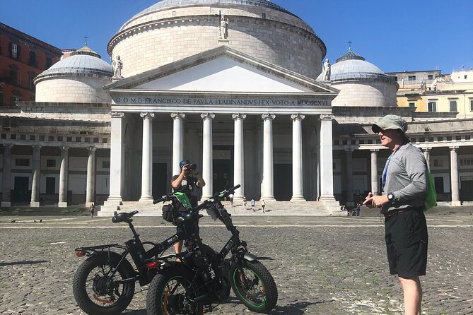 Naples tour by E-BIKE - Via Toledo and Castel Nuovo: Naples begins with a grand entrance