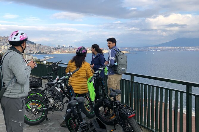 Naples tour by E-BIKE - Returning through Posillipo and Via Tasso