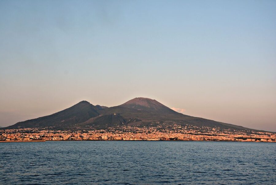 Naples: Vesuvius Half-Day Trip with Lunch and Wine Tasting - Riding to 1,000 meters