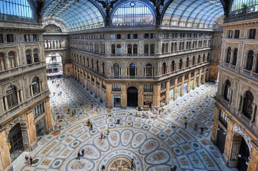 Naples: walk through the city's alleys with local guide - The Quartieri Spagnoli and a closer view of local life