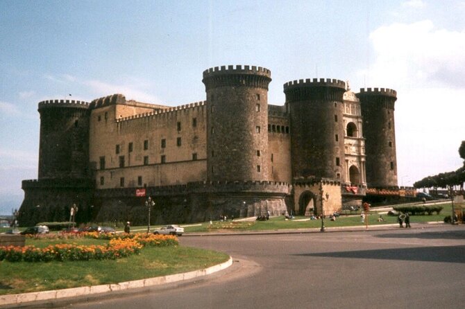 Naples walking tour + Neapolis buried - Via San Gregorio Armeno and the artisan shops
