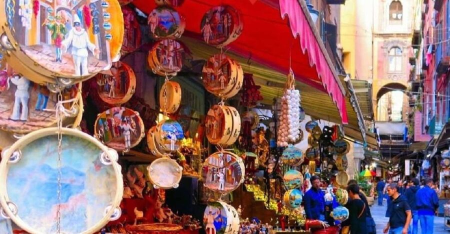 Naples Walking Tour: Old Town and Spaccanapoli - Via dei Tribunali and Naples in daily motion