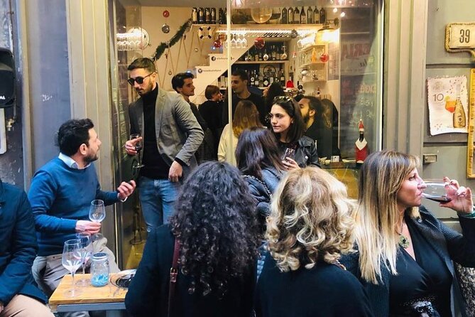 Napoli Pub Crawl in the Old Town - Starting at 9:30 p.m. in the Spanish Quarters