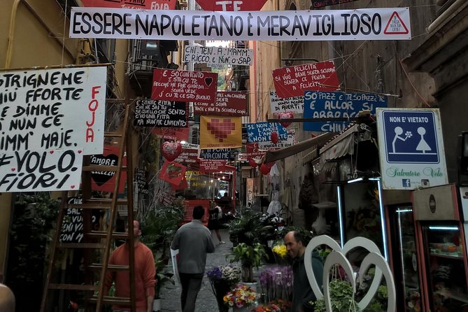 Napoli Sight Eating Walk: Food and Sight Tour - Tasting through a Neapolitan food market