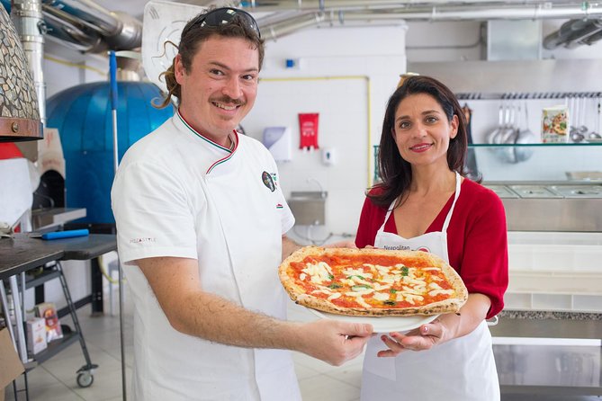 Neapolitan Pizzamaker for One Day - Welcome coffee and the story of true Neapolitan pizza
