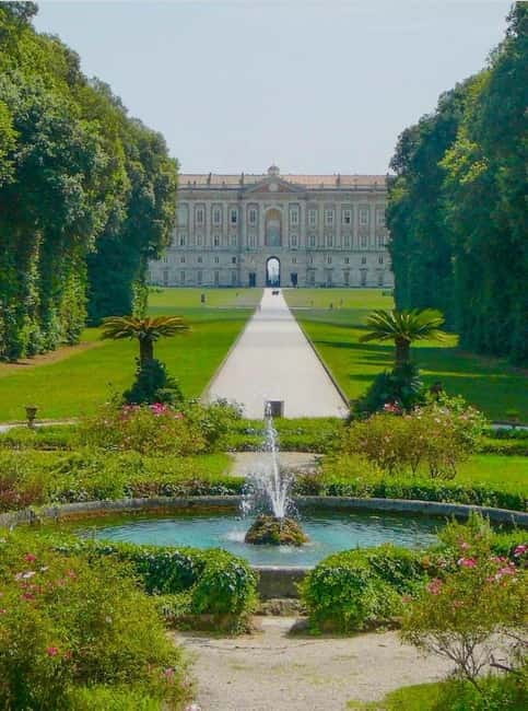 PALACE OF CASERTA: PRESTIGE TOUR FROM NAPLES - Leaving Naples in a minibus for up to 12