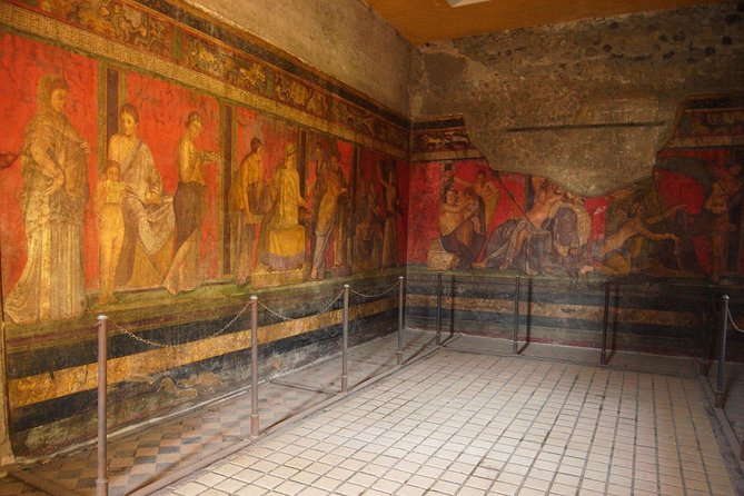POMPEI Half Day TOUR - Departure from NAPLES Centre (TICKET INCLUDED) - Meeting in Naples at 8:00 am