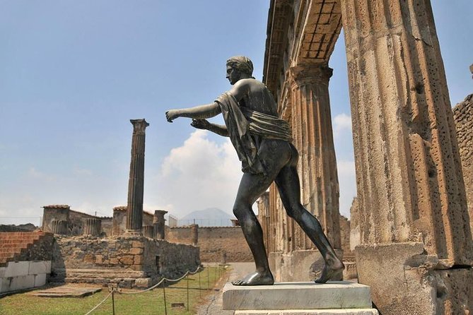 Pompeii and Herculaneum day trip - Pompeii’s houses, baths, and darker side
