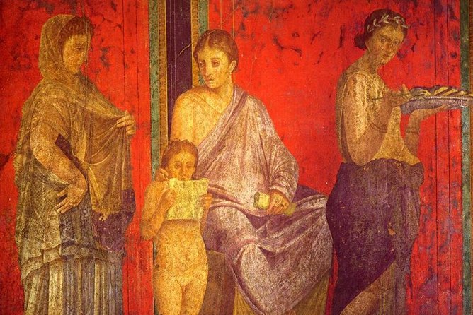 Pompeii and Herculaneum day trip - Herculaneum’s smaller, better-preserved streets
