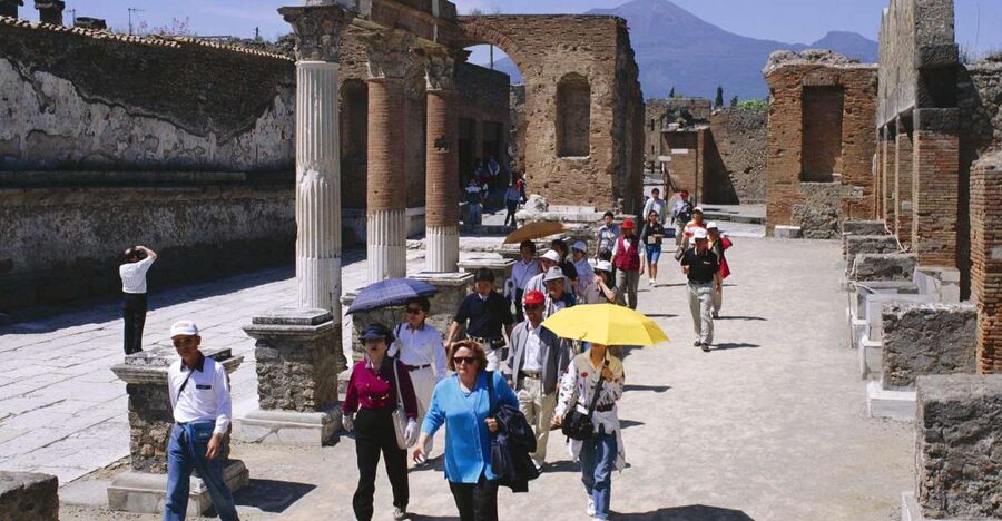 Pompeii and Herculaneum: Private Tour with Transportation - Two Roman cities, two very different encounters