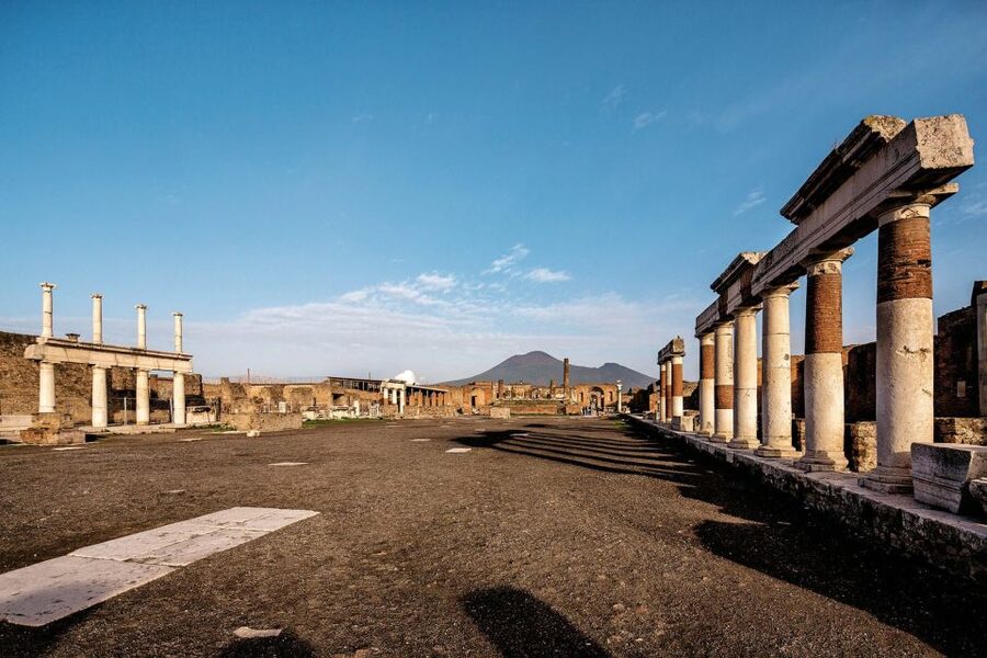Pompeii and Vesuvius Full-Day Tour from Amalfi Coast - Who should book this tour?