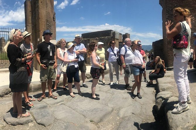 Pompeii and Vesuvius Small Group Tour From Naples with Pizza - Entering Pompeii with an authorized guide