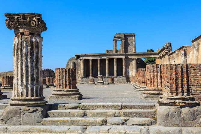 Pompeii and Vesuvius Tour with Pickup - Via dell’Abbondanza connects the major sites