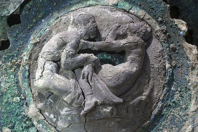 Pompeii and Vesuvius Tour with Pickup - Pompeii begins with a guided orientation