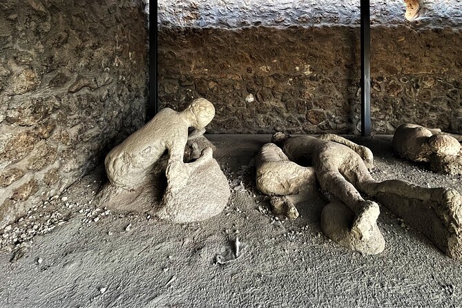 Pompeii Guided Tour from Naples with Skip-the-Line Entry - Group size and guide style