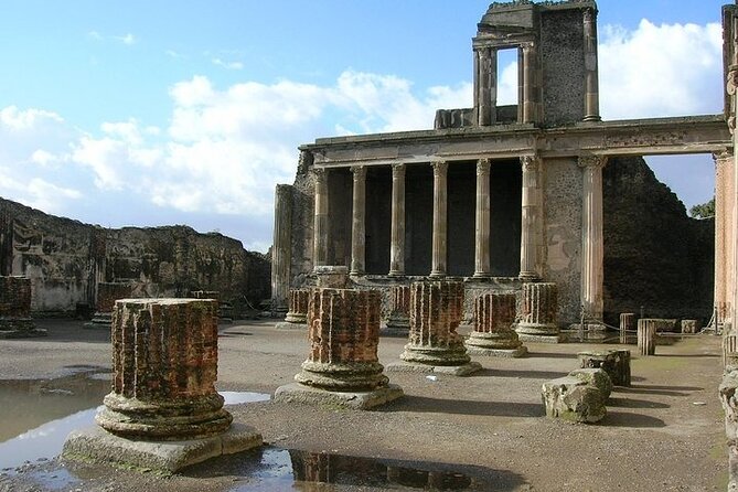 Pompeii half day tour from Naples - Returning to Naples around 12:30