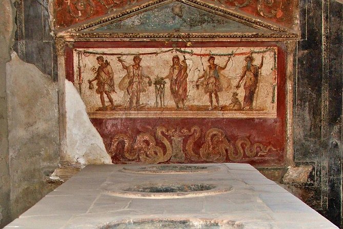 Pompeii private small group tour - 4 hours including transfers - Why Pompeii feels so immediate