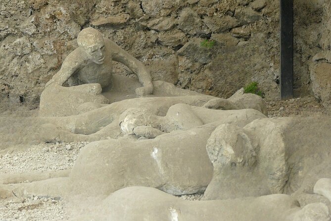 Pompeii private tour - The Naples pickup and ride south
