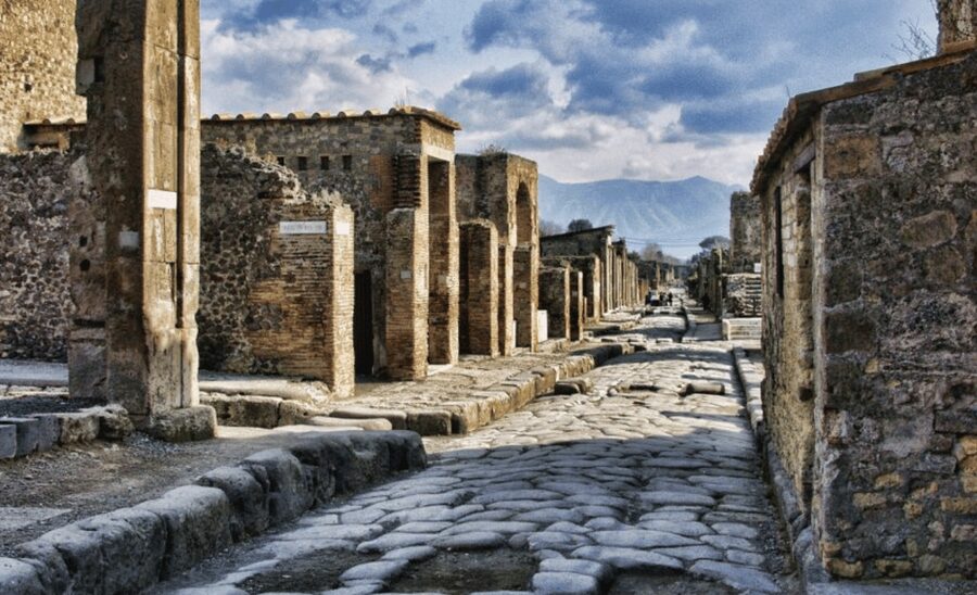 Pompeii: Skip-the-Line Entry Ticket with Audio Guide or Tour - Arriving at Piazza Esedra and collecting your ticket