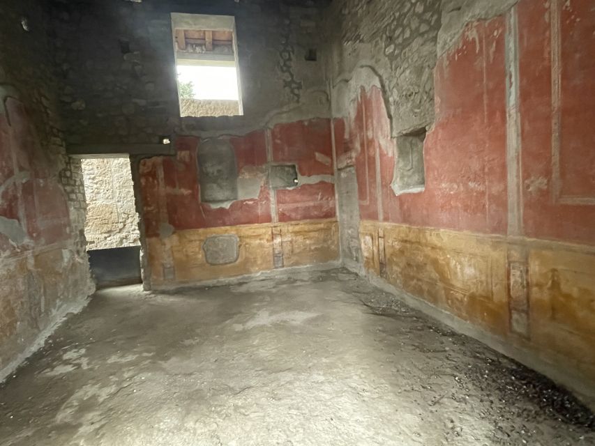 Pompeii: Small-Group Guided Tour with Skip-the-Line Ticket - Finishing at the Forum